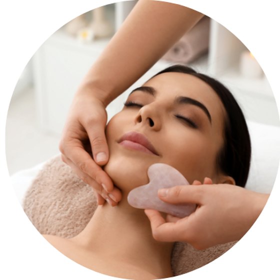 Aplicação de Gua Sha facial